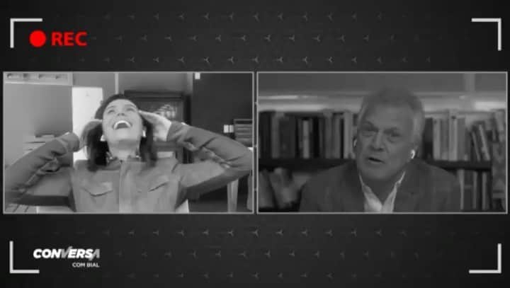 Giovanna Antonelliのインスタグラム：「Geeeeeente, vocês não podem perder a minha conversa com o Bial que vai ao ar logo mais hein!!! Se liga que é depois do jornal da Globo. Vai ter muita risada, muita emoção e tudo mais que a gente tem direito. @pedrobial , obrigada pelo conviteeee, eu adorei o nosso papo. Vc é F*d@ #SouFã Ps. Um agradecimento muito especial a essa equipe incrível deste programa!!!!!!」