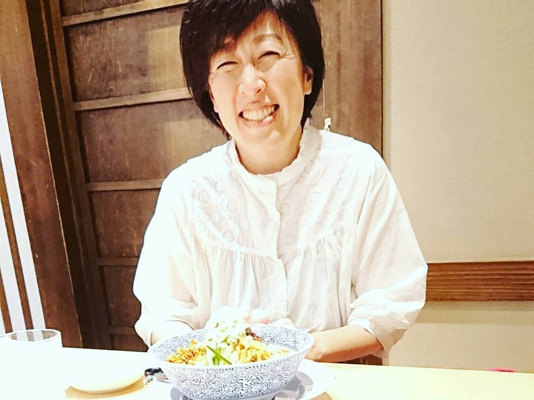 伊勢みずほさんのインスタグラム写真 - (伊勢みずほInstagram)「大好きなお友達からの突然のお誘いってすっごく嬉しい‼️  竜胆さんの冷や担々麺 この夏２回目🍜✨辛うまっ！  心も体もスタミナ補給したぞっ！  #ラーメン #ラーメン好きと繋がりたい  #🍜 #竜胆 #冷やし担々麺 #辛くて美味しい #麺活 #めんすたぐらむ #ラーメン食べ歩き #ラーメン女子 #お誘いありがとう😂 #しあわせ #親友 #あやこたんたん #はぴば #おめでとう #一緒にいてくれて #ありがとう」8月26日 11時36分 - isemizuhoo