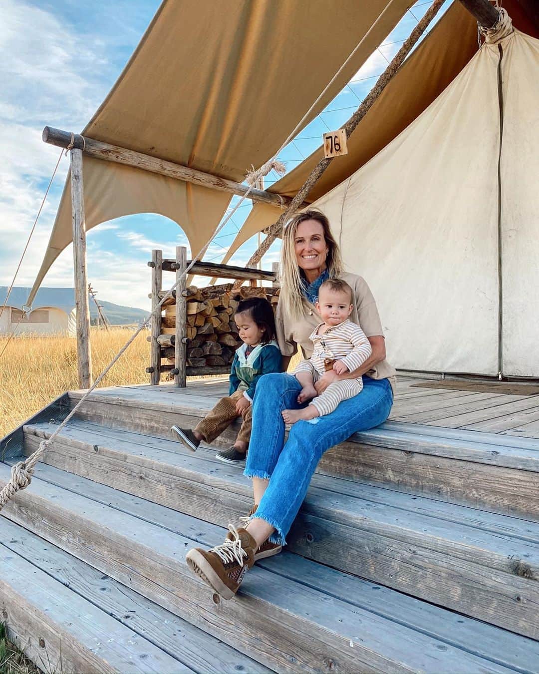 コリー・ロバートソンさんのインスタグラム写真 - (コリー・ロバートソンInstagram)「THANKFUL🧡🧡 we’ve been back home for a couple of weeks, kids have started college, I’ve made 43 trips to Target setting up dorm rooms and apts. @realwilliebosshog and I are getting used to our new empty nest! Now we’re home waiting on the hurricane. Praying for those further south than us, and feeling very thankful for just life in general. Whatever hardships 2020 has brought, life is not to be taken for granted. Give thanks 🙏🏻 p.s. I promise to stop posting pics from this trip eventually, ha!」8月26日 11時47分 - bosshogswife