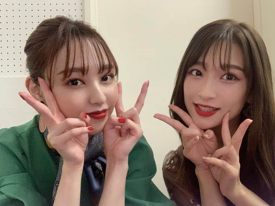 小林ひかるさんのインスタグラム写真 - (小林ひかるInstagram)「改めまして﻿ 昨日はファンクラブイベントにお越しくださった皆さんありがとうございました☺️✨﻿ 新しい形でのファンクラブイベントでしたが、楽しんで頂けたでしょうか😌﻿ 久しぶりに皆さんと直接お会いすることが出来てとても嬉しかったです！﻿ ﻿ 8月25日はみやちゃんのお誕生日！﻿ おめでとうございました🎂💗﻿ みやちゃんの明るさにいつも助けられています🥰﻿ 私達2人をいつも温かく見守ってくださりみやちゃんに助けていただいくことがたくさんです😭✨﻿ みやちゃんにとって素敵な1年になりますように🥰﻿ ﻿ そしてPINK CRES.4周年！﻿ 毎年この日になると早いなぁ〜っておもっている気がする😂そして年々早く感じてる😂﻿ PINK CRES.の3人でパフォーマンスしている瞬間が大好き🥰﻿ 5年目のPINK CRES.もよろしくお願いします！☺️﻿ そして、10月7日はアルバム「Soleil」の発売日です！楽しみにしていてくださいねー！🥰﻿ ﻿ #pinkcres #夏焼雅 さん #二瓶有加 さん #pinkclass﻿」8月26日 11時49分 - hikaru_pinkcres0419