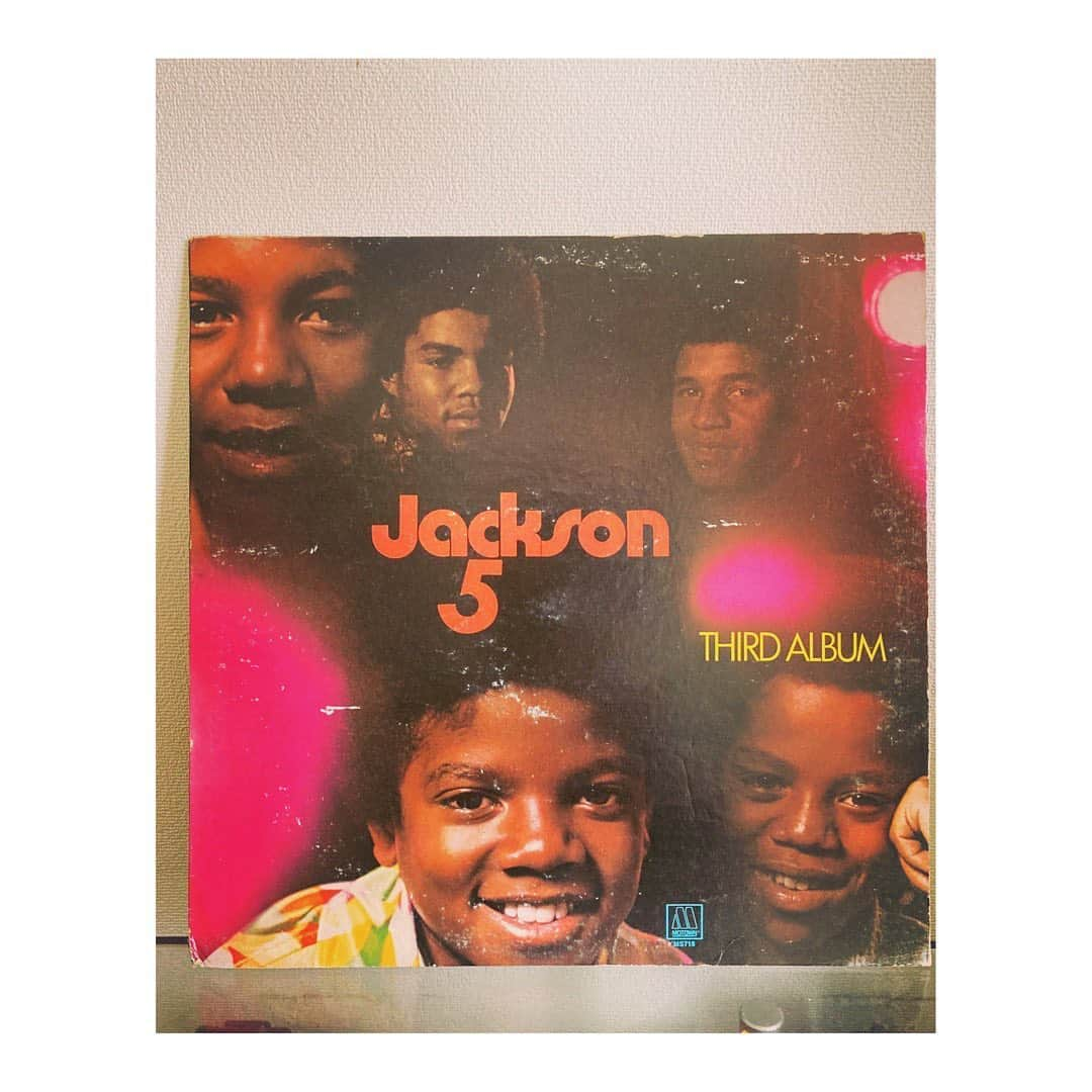 林幸治さんのインスタグラム写真 - (林幸治Instagram)「The Jackson 5 ‎– Third Album  この子、歌上手いなぁ。ってそれマイケルジャクソンと違うか？  Darling Dearのベースは、ジェマーソンと違いますか？いやそうですよね。  Nice Northern Soul！  #vinyl #1970 #jackson5 #usoriginal #nowspinning #何故か関西弁」8月26日 12時03分 - tct_koji_hayashi