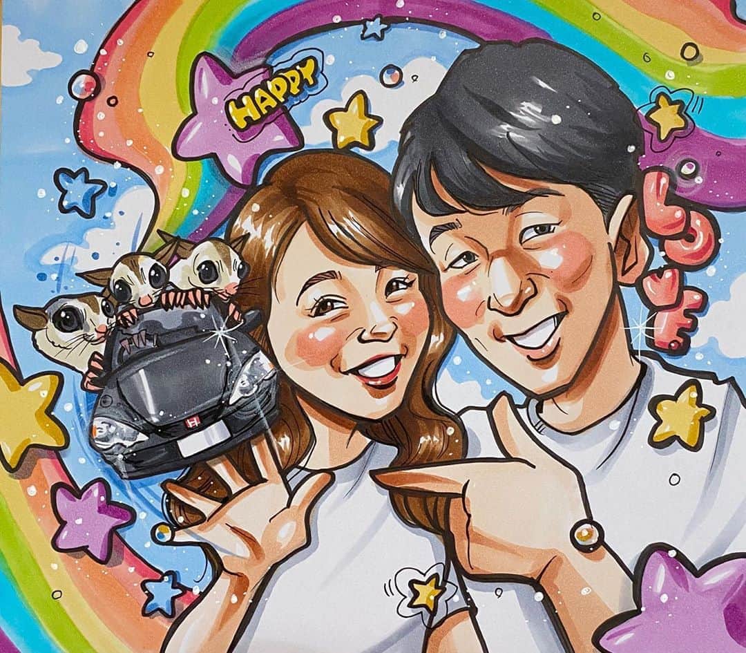 似顔絵★𝗚𝗢𝗥𝗜𝗞𝗜𝗡𝗚のインスタグラム：「. . . 同じ方からの②枚目❤️  こちらは色紙に💁‍♂️⭐️✨  同じくパキーーーっとカラフルに🌈💕 先ほどとは変わった色合いと虹に加え、 ③匹のモモンガちゃん達が、 お二人の愛車を乗り回しております🚗💕⭐️✨  こちらも楽しい一枚となり 喜んでもらえて良かったです😭💕  ご依頼ありがとうございました🙇‍♀️💕  . . .  .  ❌❌現在は、予約受付終了してます❌❌ 。 . . .  2020年度ご予約のお客✨ 現在55番までの方へ案内中です🌟✨💕 DMの確認いただきgmailへ返信宜しくお願い致します🙇‍♀️🌟✨✨ . . . .  次回の予約応募は、2020年のご予約分を書き終える予定の 来年春から夏頃の、、、予定です。 ※あくまでも予定なので前後します🙇‍♀️ . . . .  オーダー再開の際には 人数制限あるため必ず予約ができるわけではございません。 そのことも踏まえた上で 次回ご検討いただけると嬉しいです(^^) . . また、結婚式の使用を考えてくださる方も多いです✨  前々からお伝えしていますが、 基本的に予約順に対応しているため、 近々の納期を希望される方は、 対応できないこともあるので、 あらかじめご了承ください💦 . . . . . ※今回予約が取れた方へ※ . .  写真がまだ用意できてない、入金が遅れそうなど、状況により、順番が前後することもございます‼️ あらかじめご了承ください。 。 . . . また、芸能人、キャラクターのオーダー、パロディ風オーダーはお断りしています。  芸能人については、ご本人様に直接プレゼントなどはOKです。 . . . . . . 💰料金表は過去投稿記事みてね❤💰 . . . . . ➡️ハッシュタグ⇨ goriking117料金表2019⬅️ . . ✨✨✨✨✨✨✨✨✨✨✨✨✨✨✨✨ @by.goriking のアカウントでは、 過去書かせて頂いたお客様方からの、 似顔絵のその後のお写真をいただき、 投稿しております^ - ^❤️❤️ 玄関に飾ってある似顔絵、 渡した瞬間のお写真、 ご本人とのお写真などなど💕 いろんな場面でのお写真お待ちしております^ - ^✨⭐️ . . . .  .  #似顔絵#pencildrawing#drawing#pencil#illust#painting#art#artwork#絵描きさんと繋がりたい#似顔絵師#gorikingの似顔絵屋さん#仲良し家族#仲良し夫婦#夫婦#モモンガ#momonga#愛車#虹#🌈#カラフル#星#⭐️#pop#comicart#anime#animeart#comicartist#animejapan」