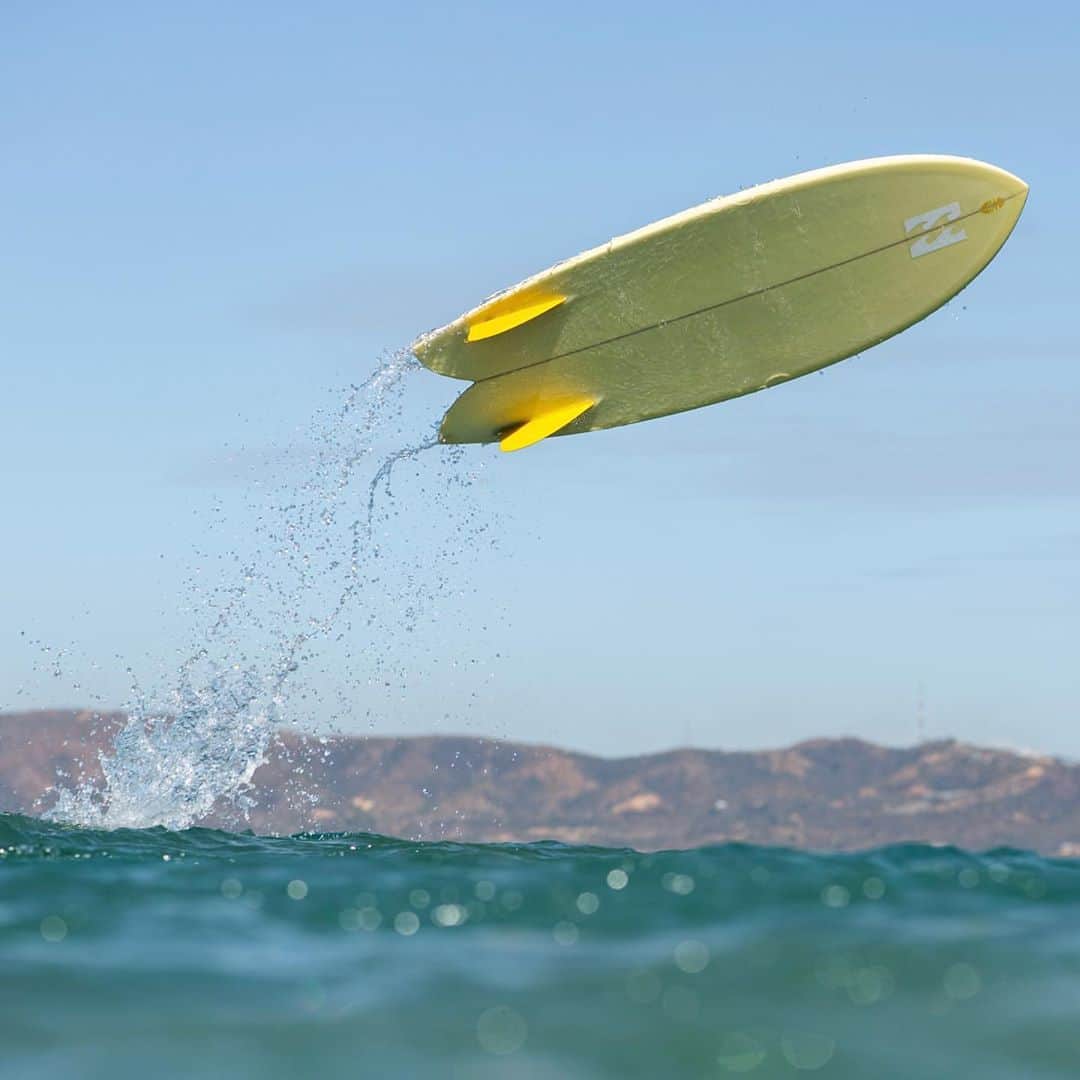 ビラボンのインスタグラム：「Know The Feeling...  #LifesBetterInBoardshorts  Fish three ways. @tyler_warren indulges in his favorite delicacy.」