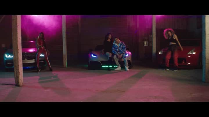 のインスタグラム：「Music this Friday. Woah 🤟🏽🎥🏎 I love this one 😎」