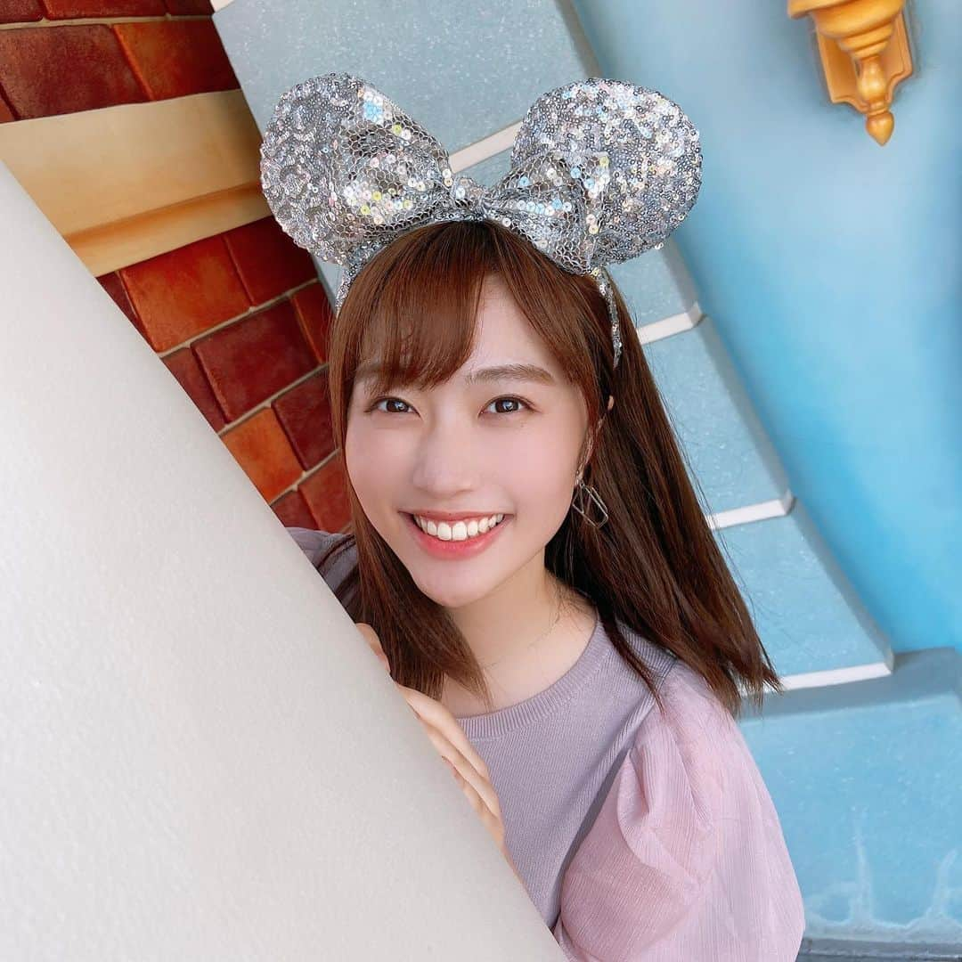 平野詩乃さんのインスタグラム写真 - (平野詩乃Instagram)「ひょっこり👀   #友達カメラ #disneyland」8月26日 12時56分 - hirano.shino