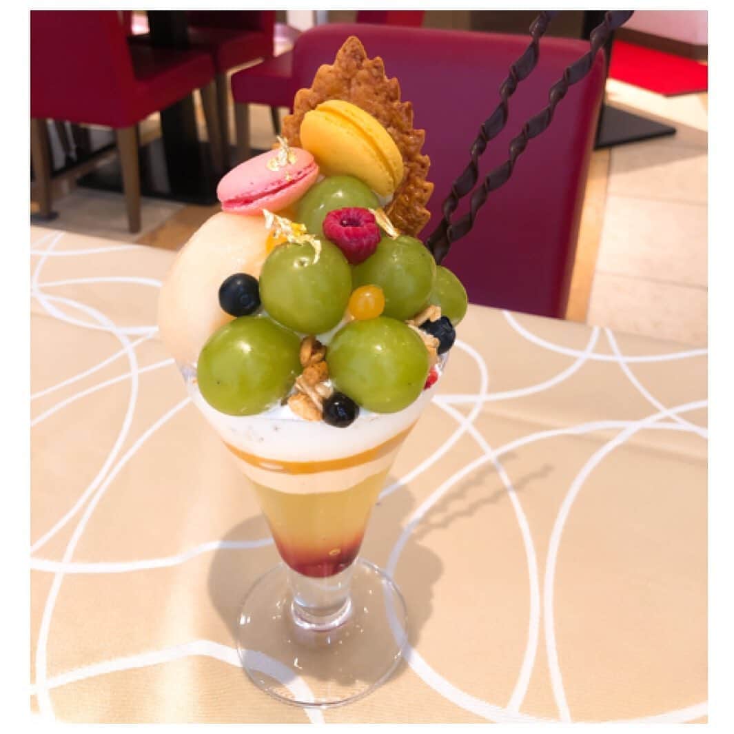 唐川美音さんのインスタグラム写真 - (唐川美音Instagram)「ひんやりスイーツで酷暑乗り切る！  ななスパでご紹介したお店です♪ ◎くらしき桃子  　フルーツかき氷(※倉敷本店限定) 　写真はバナナとピスタチオのかき氷🍧  ◎ANAクラウンプラザホテル岡山 　岡山県産のモモとマスカットのダブルパフェ 　(※8月31日まで) 　9月からはブドウパフェが新登場🍇  どちらもおすすめです😳💓 冷たいスイーツを食べて、 暑い夏を乗り切りましょう！  #くらしき桃子倉敷本店 #かき氷 #バナナとピスタチオのかき氷 #ANAクラウンプラザホテル岡山 #岡山県産 #モモとマスカットのダブルパフェ #9月からはブドウパフェに #ひんやりスイーツ食べて #酷暑乗り切る」8月26日 13時00分 - mio_karakawa