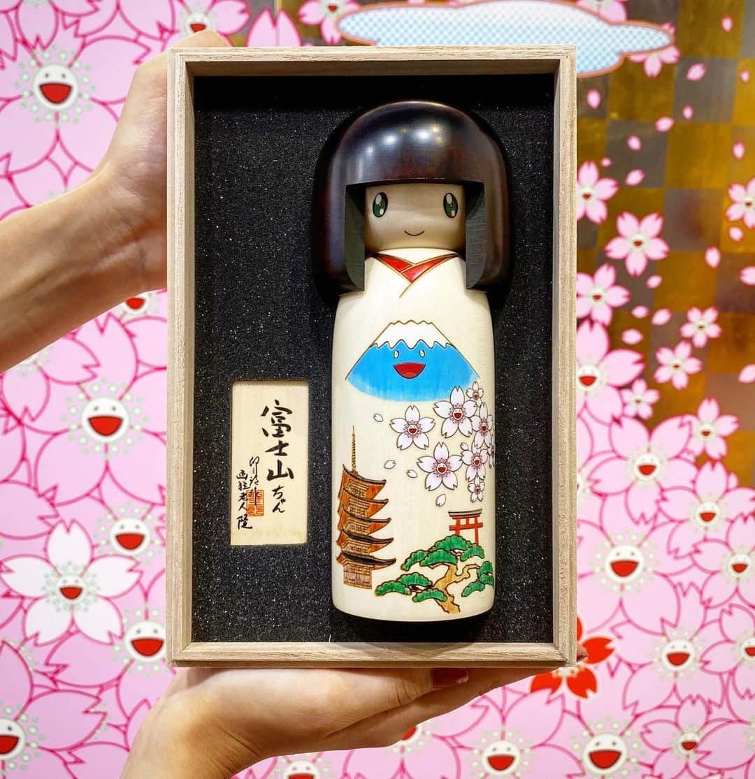 村上隆さんのインスタグラム写真 - (村上隆Instagram)「"Mt, Fuji_san_chang" KOKESHI doll. ed 1000 at @moriartmuseum」8月26日 13時05分 - takashipom