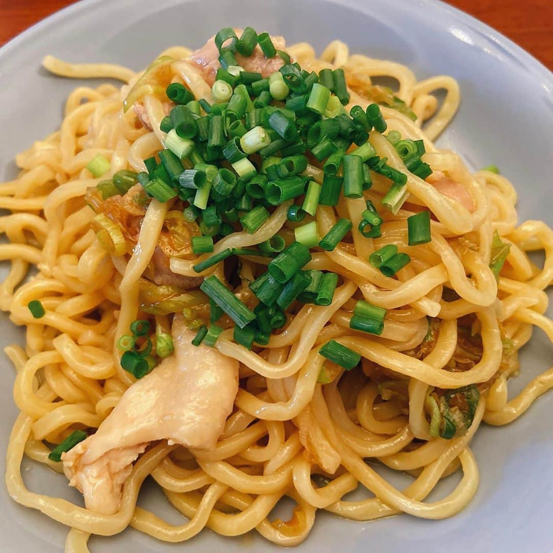 御影倫代のインスタグラム：「昨日の「あさイチ」でやってた「鶏肉とネギのあえ麺」を早速作ってみました。これ美味しい！ペロリ！リピート決定。 #あさイチレシピ #ハレトケキッチン #山野辺仁」