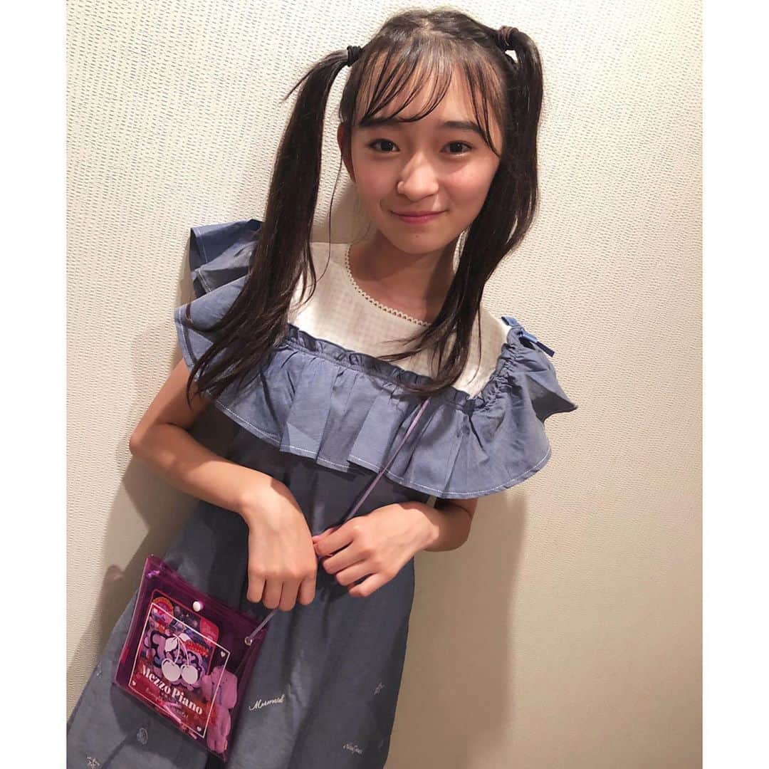 ニコ☆プチさんのインスタグラム写真 - (ニコ☆プチInstagram)「プチモのふろくの使い方、今日はジュリ😚 ジュリのサコッシュの中は、おやつでいっぱい…🍭🤭💞  今月号のふろくも可愛すぎる‪‪‪‪❤︎‬" メゾ ピアノ ジュニアさんの ビニールサコッシュ.｡.:*☆ じゅりはおやつを入れてるよ🍭 お出かけの時にすぐ取り出せるから 弟やお友達にもあげやすいの⸝⸝› ̫ ‹⸝⸝♡ お気に入りだよ⸜︎︎︎︎❤︎︎⸝‍ みんなも是非使ってね◡̈*.。  #ニコプチ #ニコプチふろく #プチモのふろくの使い方  #ニコプチふろくのある生活  #メゾピアノジュニア #mezzopianojunior  #ふろく #八木珠梨」8月26日 13時27分 - nicopuchi_official