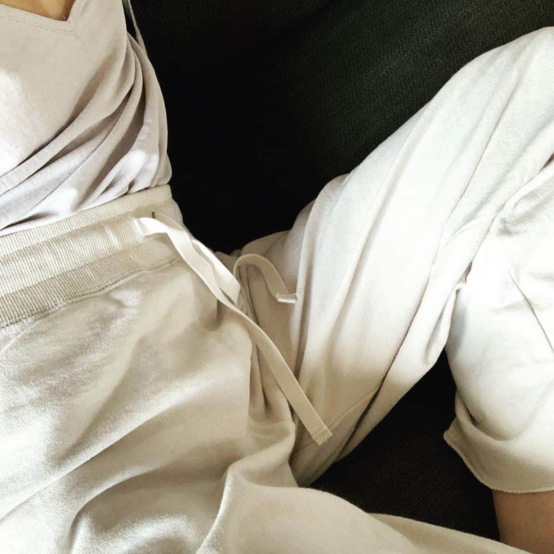 藤倉幸子のインスタグラム：「ラクだけど手を抜いてない服が好きです。」