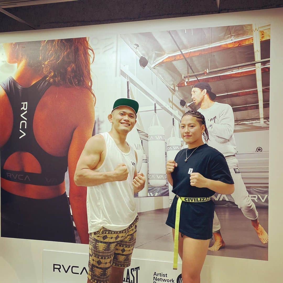 西浦聡生さんのインスタグラム写真 - (西浦聡生Instagram)「RVCA× ウィッキー×👑  #西浦ウィッキー聡生 #kingレイナ  #rvca #rvcajapan」8月26日 13時35分 - wicky_nishiura