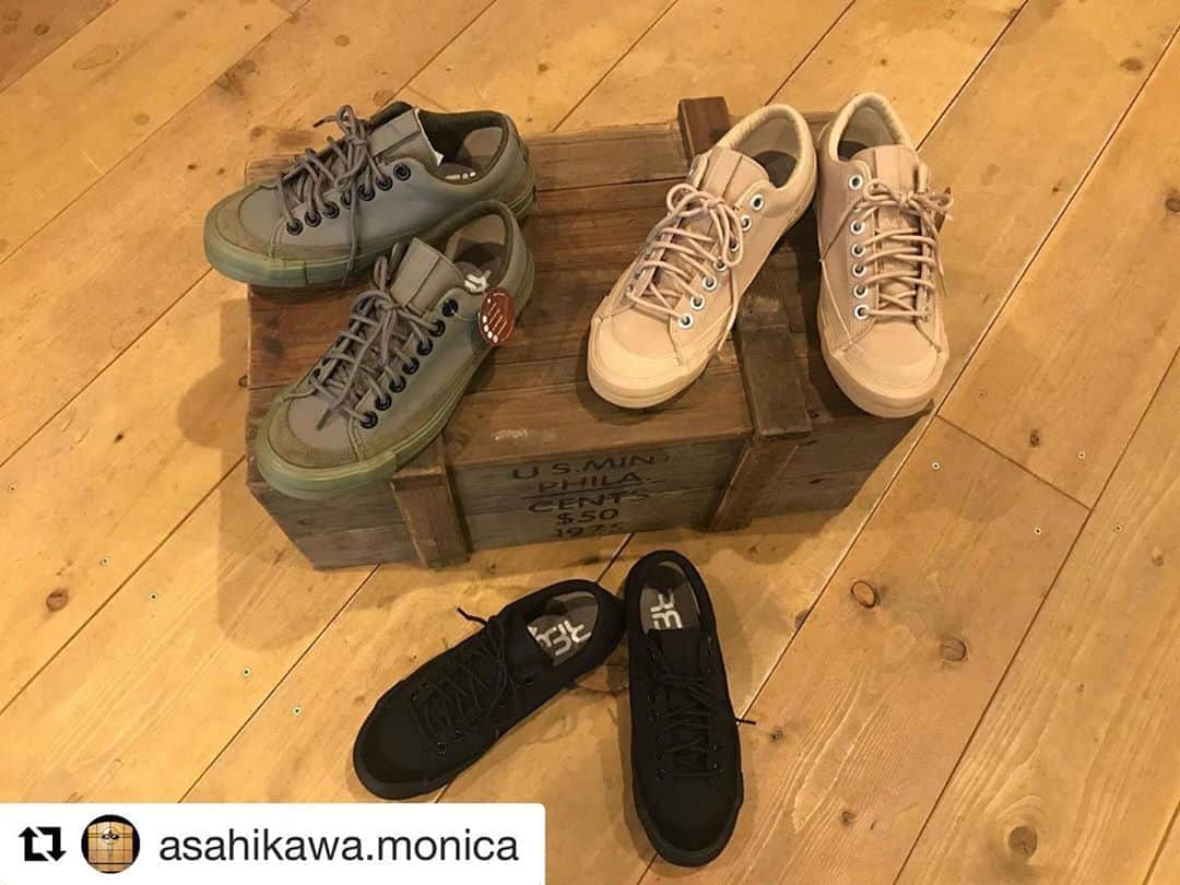 アールエフダブリューさんのインスタグラム写真 - (アールエフダブリューInstagram)「#Repost @asahikawa.monica with @get_repost ・・・ RFWの20A/Wシーズン👟 ローカットモデルです👏 全体的に初期撥水加工が されております🙆‍♀️  #北海道  #旭川  #monica  #レディース  #セレクトショップ  #rfw  #20aw  #ローカットモデル  #アッパー  #コットンギャバジン  #アッパーの周りを一周するスエードの切り替え #コーヒーの粕を繊維に練り込む #クッション性抜群  #消臭速乾性 #生地全体に初期撥水加工 #khaki  #beige  #black  #8月26日  #本日定休日」8月26日 13時36分 - rfwtokyo