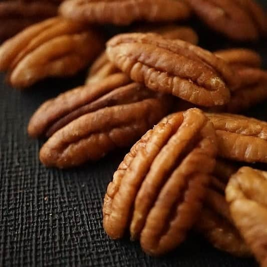 Golden Pecan co.,ltdのインスタグラム：「. ナッツの美味しさは鮮度です!! ゴールデンピーカンナッツ「アリゾナの奇跡」は 米国アリゾナの契約農場から直輸入。 鮮度のよいナッツが最短で日本に到着します。 . . #ピーカンナッツ #ゴールデンピーカン #ナッツ #ゴールデンピーカンナッツ # アリゾナの奇跡 #陸前高田 #ペカンナッツ #クルミ #アンチエイジング #抗酸化 #健康 #goldenpecan #goldenpecannuts #pecan #pecans #pecannuts」