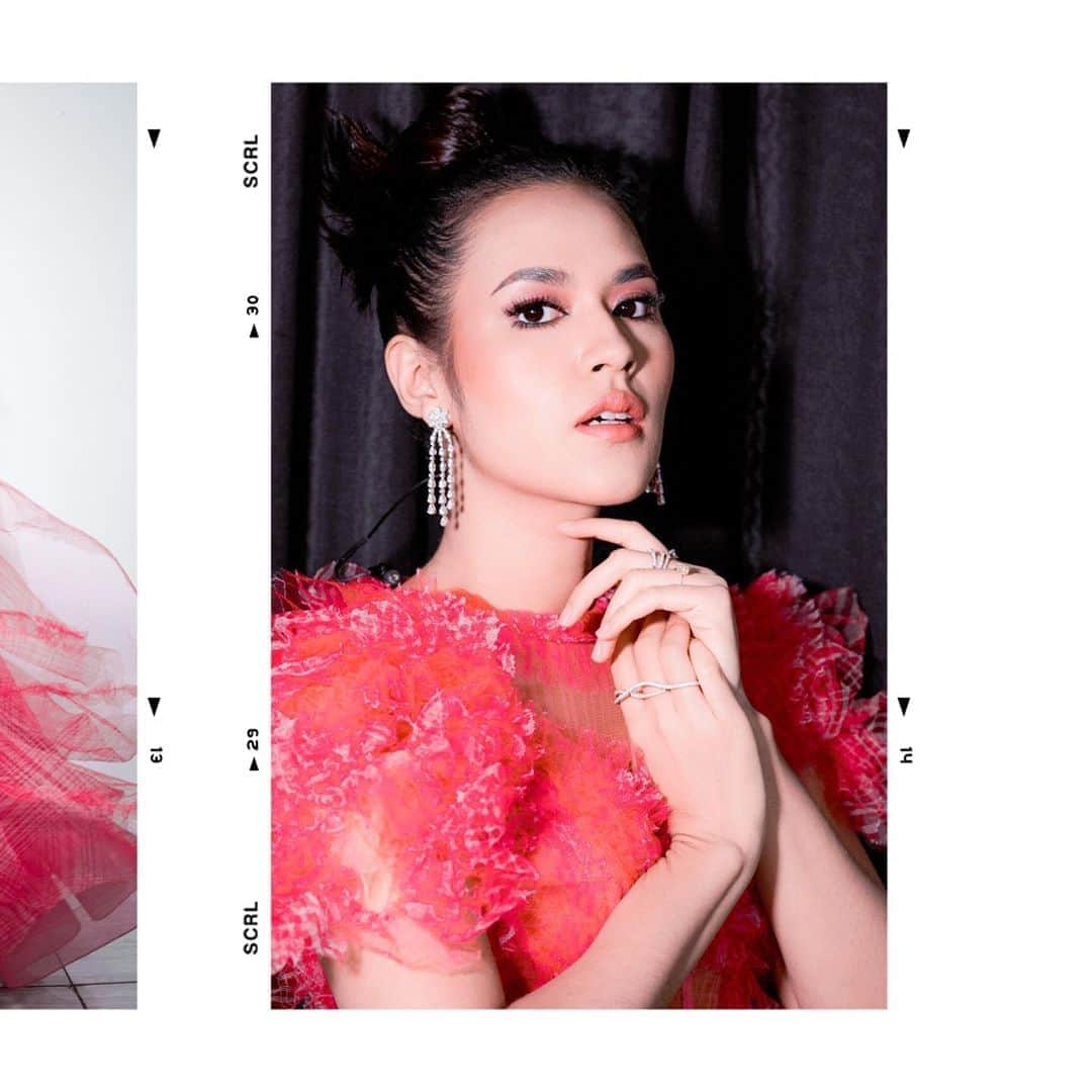 Raisa Andrianaさんのインスタグラム写真 - (Raisa AndrianaInstagram)「Think Pink! Elegant & quirky dress by the one and only @eddybetty Jewellery by @tasheen_diart ❤️  Hattrick niii 3x pake gaun pink styled by @astecat Makeup by @danybarca22 Hair by @ranggayusuf Photo by @nareend」8月26日 13時46分 - raisa6690