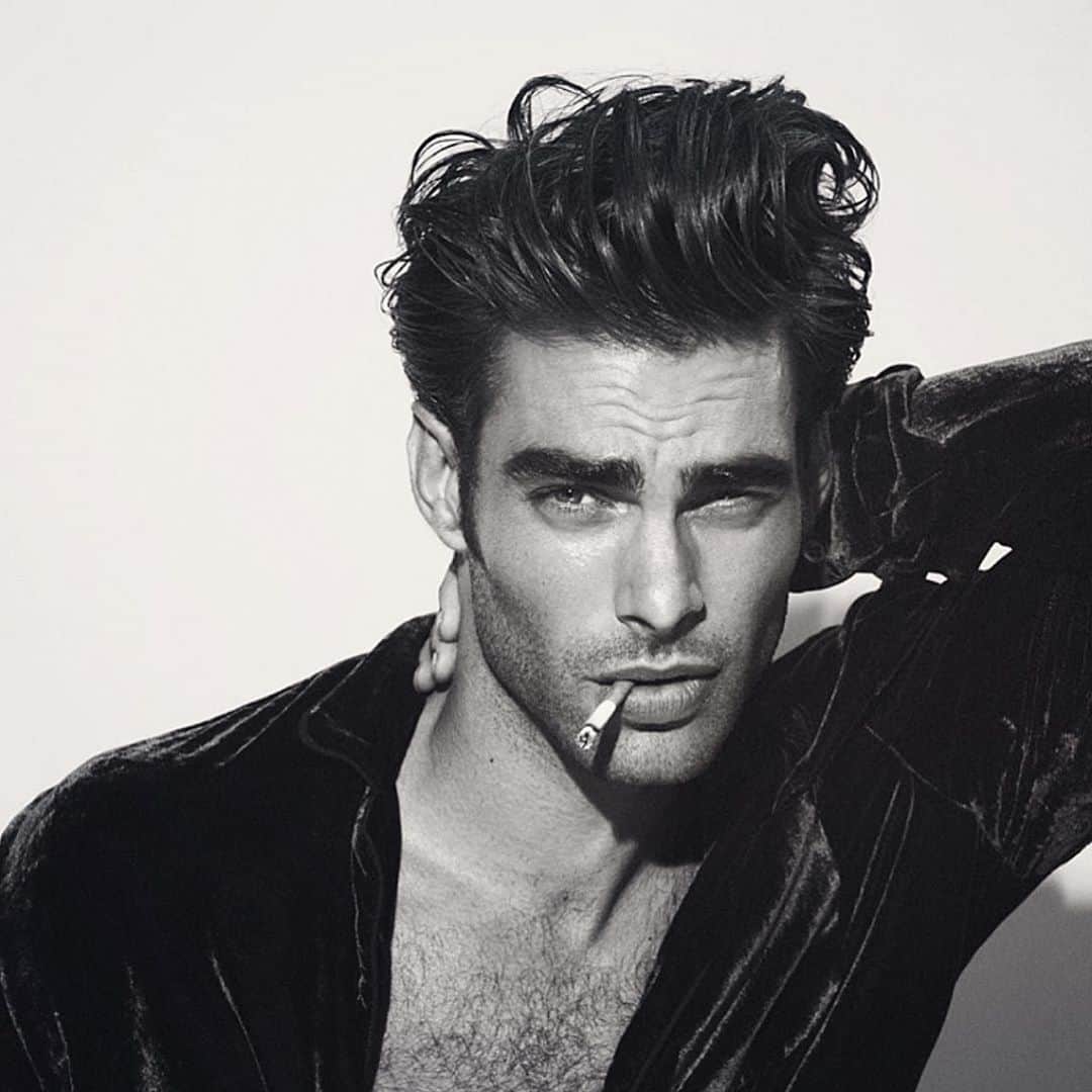 STYLE4GUYSのインスタグラム：「Tag someone who would look good with this hairstyle! Be sure Follow & Tag us on your photos @Style4Guys / @MenStreetPost For your chance to be feature HERE! _ 📸 Jon Kortajarena photographed by Rowan Papier」
