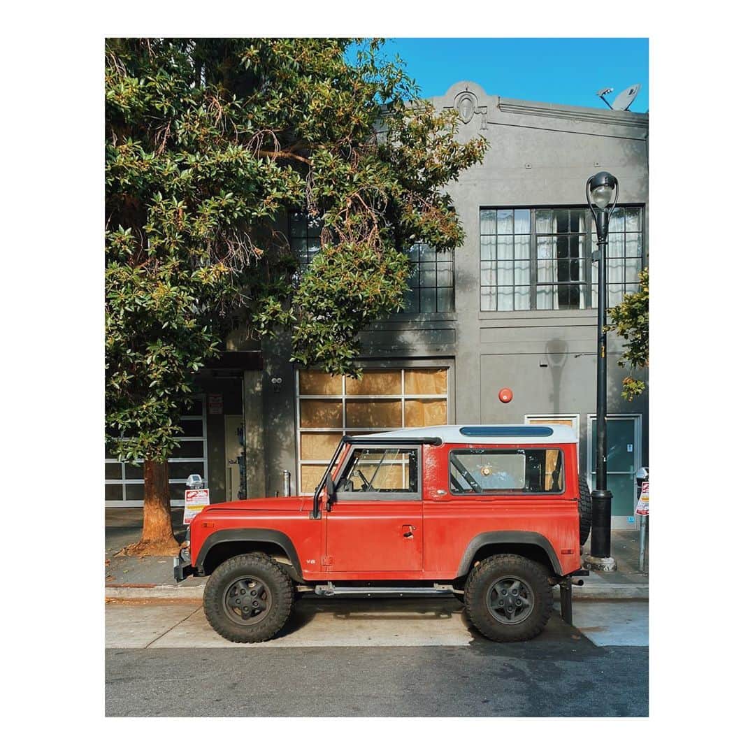 のインスタグラム：「Beep beep #CarsNTrees #AutosOfTheMission 📸: @bulius (💕he sends me car snaps since I don’t get out much 🦠😷🌫🔥☀️)」
