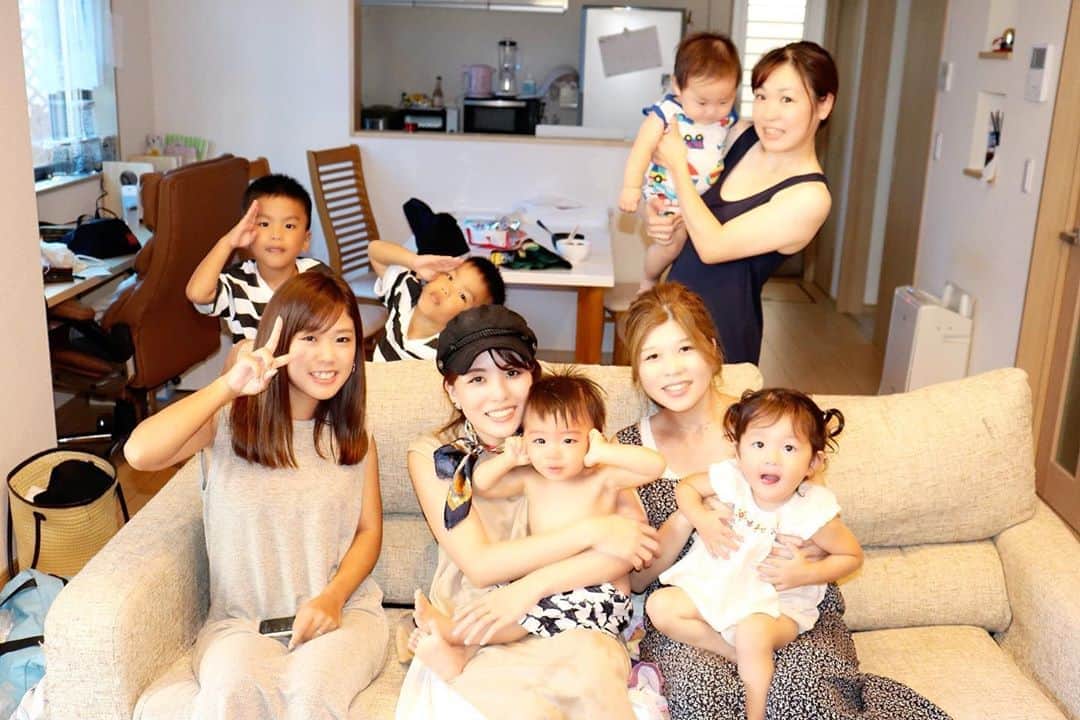 のインスタグラム：「#happy #家事 #育児 #family #家族 #boy #smile #男の子 #息子 #code #love #lucky #kids #子供 #thankyou #宝物 #ベビー #fashion #follow #心 #縁 #パパ #ママ #家族写真 #男の子ママ #赤ちゃん写真 #photo #子育て #1歳 #flower」