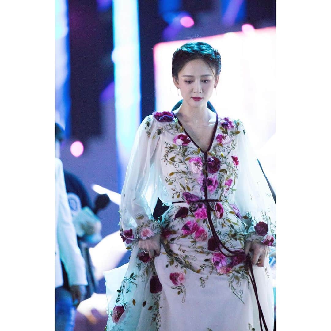 ジョー・チェン（Joe Chen）さんのインスタグラム写真 - (ジョー・チェン（Joe Chen）Instagram)「好喜歡這套禮服💕」8月27日 0時15分 - iam_joechen