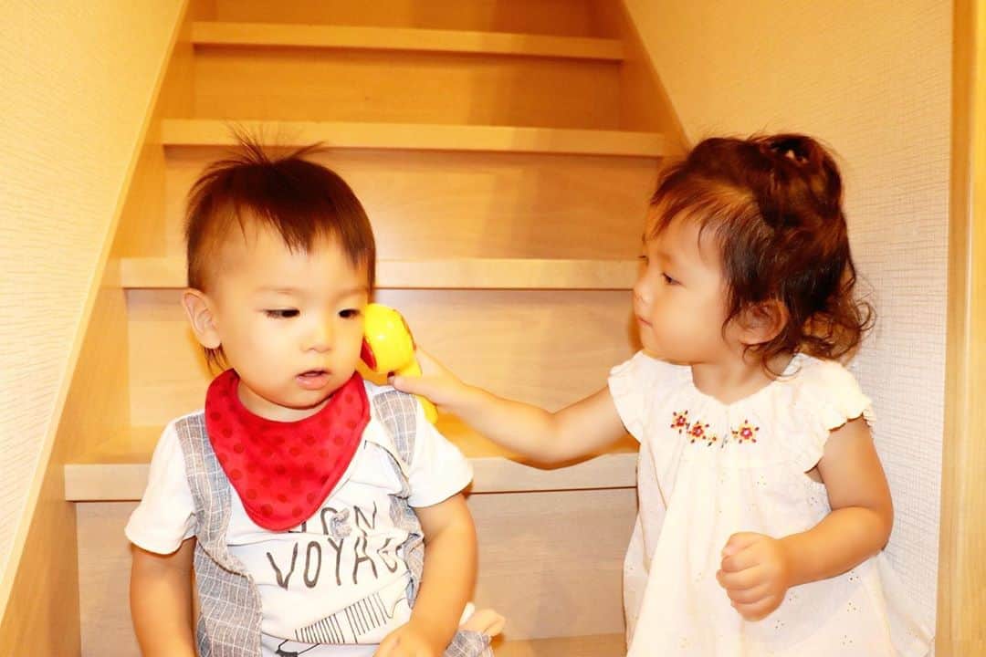 Momoeのインスタグラム：「#happy #家事 #育児 #family #家族 #boy #smile #男の子 #息子 #code #love #lucky #kids #子供 #thankyou #宝物 #ベビー #fashion #follow #心 #縁 #パパ #ママ #家族写真 #男の子ママ #赤ちゃん写真 #photo #子育て #1歳 #flower」