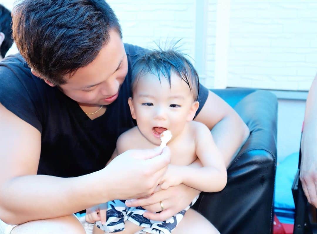 のインスタグラム：「#happy #家事 #育児 #family #家族 #boy #smile #男の子 #息子 #code #love #lucky #kids #子供 #thankyou #宝物 #ベビー #fashion #follow #心 #縁 #パパ #ママ #家族写真 #男の子ママ #赤ちゃん写真 #photo #子育て #1歳 #flower」