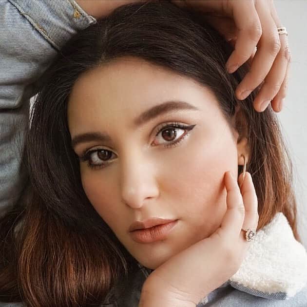 Maybelline New Yorkさんのインスタグラム写真 - (Maybelline New YorkInstagram)「@karinabedi_ 🇮🇳 in our #fitmefoundation shade ‘warm nude’. Drop your shade in the comments below! If you don’t know your shade check out our Foundation Finder tool at Maybelline.com to get matched!」8月27日 0時26分 - maybelline