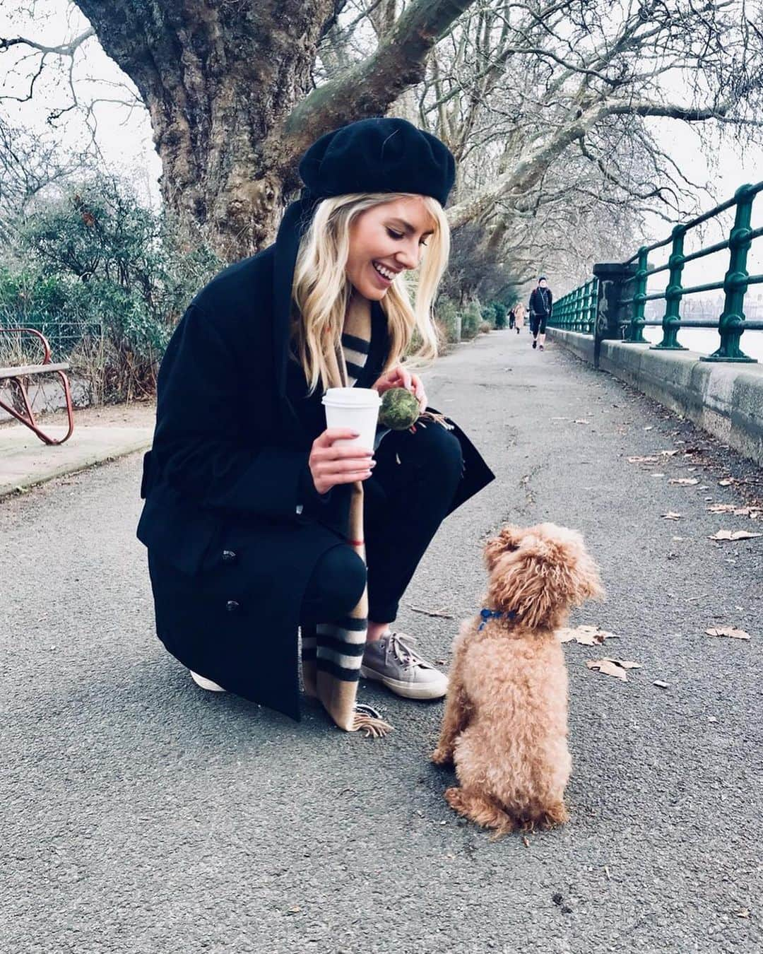 Mollie Kingさんのインスタグラム写真 - (Mollie KingInstagram)「I think every day is Alfie’s day in my house, deservedly so!! Happy #internationaldogday 🐶 @alfiethetoy」8月27日 0時39分 - mollieking