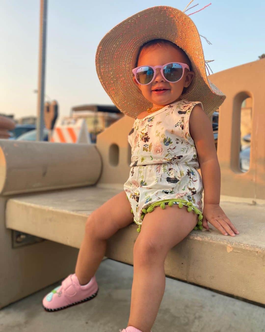のインスタグラム：「Sunsets & Smiles 💛 @moadernsantos」