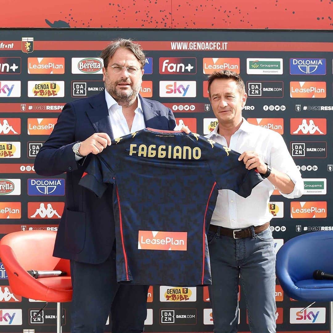 ジェノアCFCさんのインスタグラム写真 - (ジェノアCFCInstagram)「🔴🔵 Benvenuto al direttore Faggiano!」8月27日 0時51分 - genoacfc