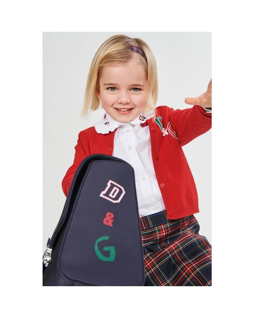 ドルチェ&ガッバーナさんのインスタグラム写真 - (ドルチェ&ガッバーナInstagram)「Preppy-inspired looks make up the new Kids’ collection for Back to School.  Shop now at the link in bio. #DGBambino #DolceGabbana」8月27日 1時00分 - dolcegabbana