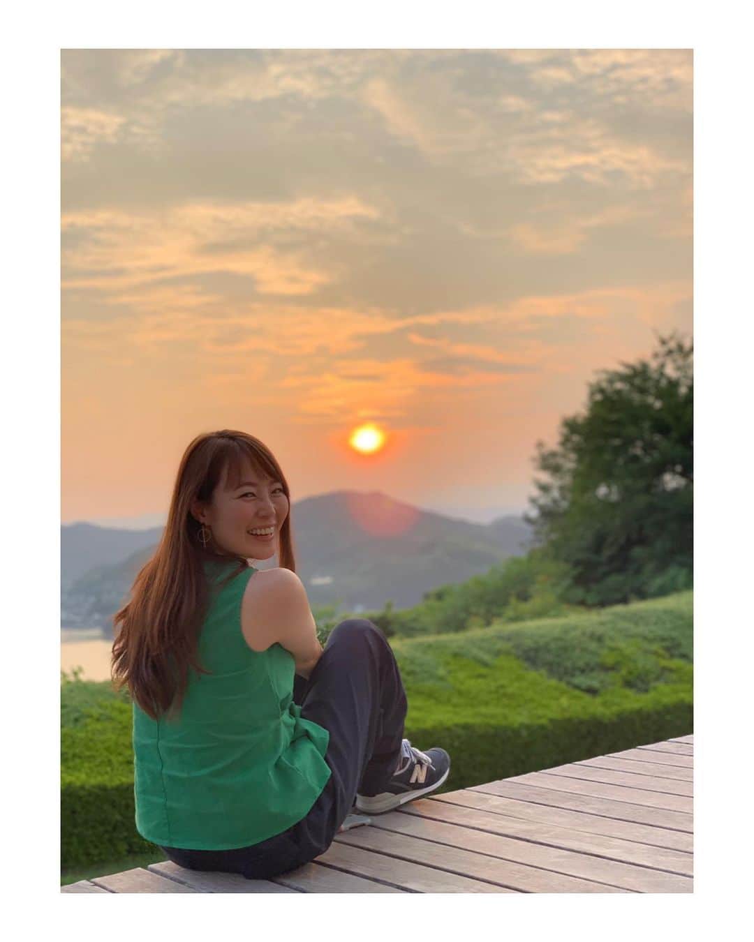 森直美さんのインスタグラム写真 - (森直美Instagram)「７月に行った尾道。綺麗な夕陽を見ました。もう日が短くなってきましたね。短い夏。特別な夏だった、たしかに。#尾道#千光寺#ベラビスタ」8月26日 16時30分 - naomi_mori63