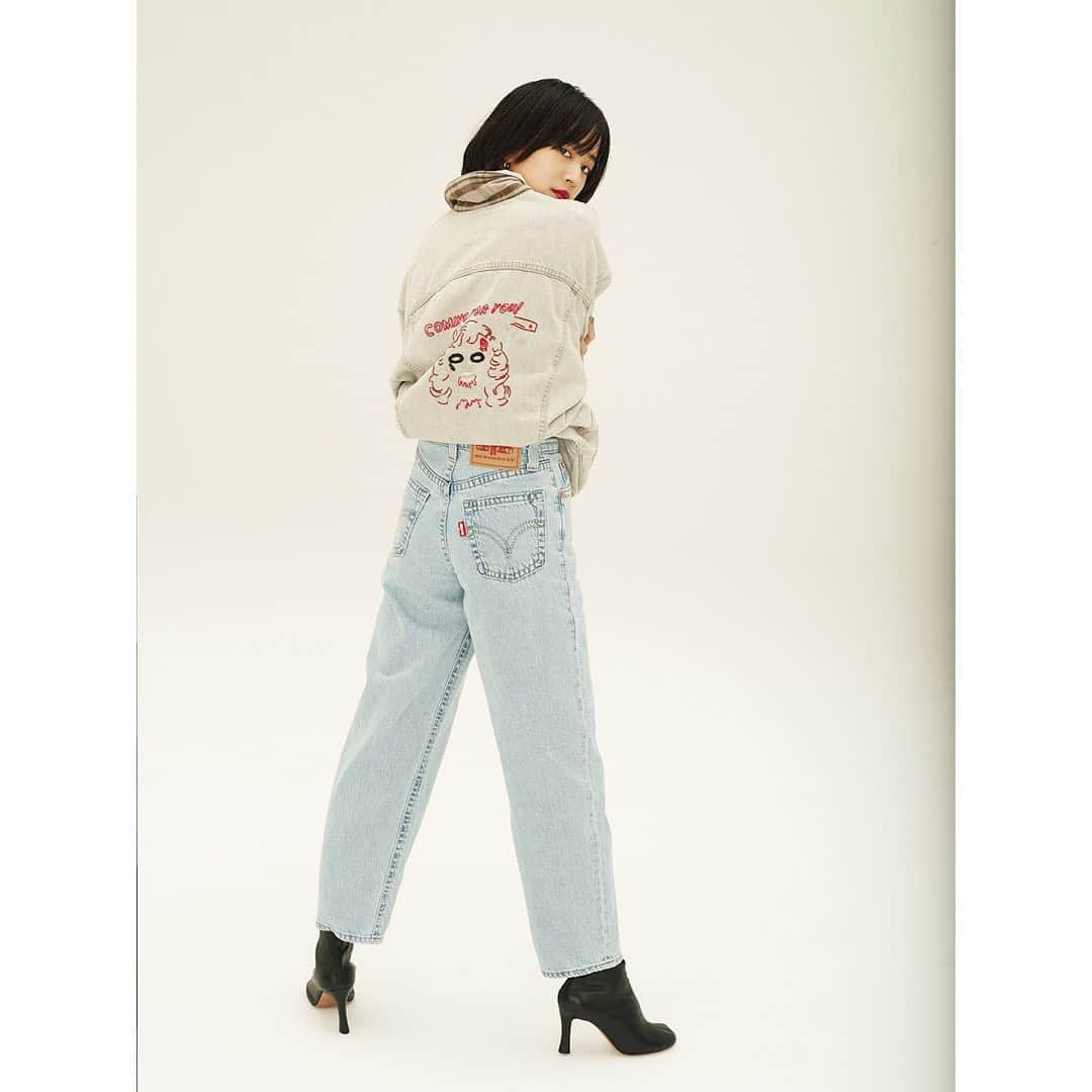 石橋静河さんのインスタグラム写真 - (石橋静河Instagram)「👖👠 Levi’s TYPE 1 JEANS  Photography by Chikashi Suzuki」8月26日 16時33分 - shizuka_isbs