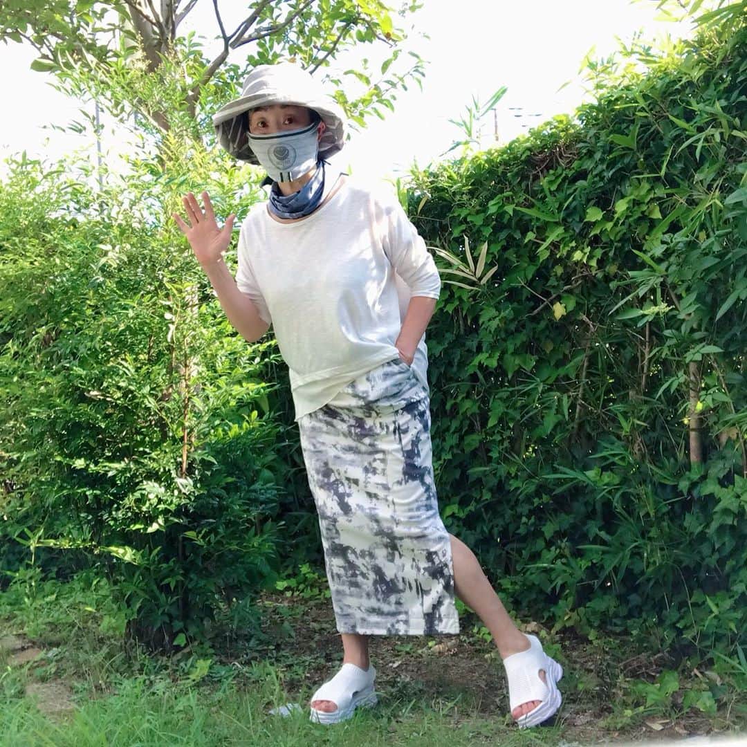 小川知子さんのインスタグラム写真 - (小川知子Instagram)「#アユールヴェーダマッサージ #今日は暑過ぎ #小川知子  アユールヴェーダマッサージの講習。 頭のてっぺんから爪先までオイルをたっぷり使ってリラックス。凄ーく気持ちが良いです！  それにしても今日は暑い💦  こんな炎天下、子供達を外で体操をさせて熱中症で倒れさせる学校って考えられません。 日中、ワンチャンを散歩させている人も考えられない。 やめて〜〜。」8月26日 16時37分 - tomoko_ogawa_