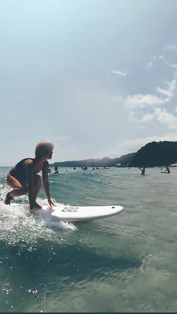 藤田敦子のインスタグラム：「ㅤ small waves🌊😘 88🤙🏾🤙🏾 最後の動画は、少し先生 @kakusawai に言われた 足を意識できたかなぁ🤔🤔 しかしgoofyにばかり行ってしまう🤣🤣 @goprojp #gopromax」