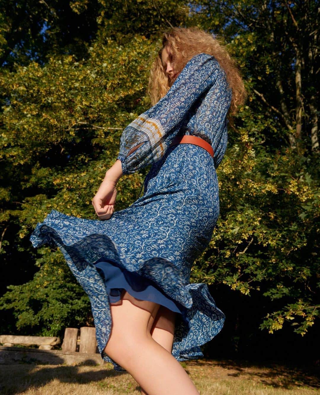 バネッサ・ブリューノさんのインスタグラム写真 - (バネッサ・ブリューノInstagram)「La robe qui vous emmène de l'été à l'automne...⁠⠀ ⁠⠀ The dress that takes you from summer to fall.⁠⠀ ⁠⠀ #vanessabruno #vanessabrunodress #fall⁠ #keepondancing #dancingqueen」8月26日 17時00分 - vanessabruno