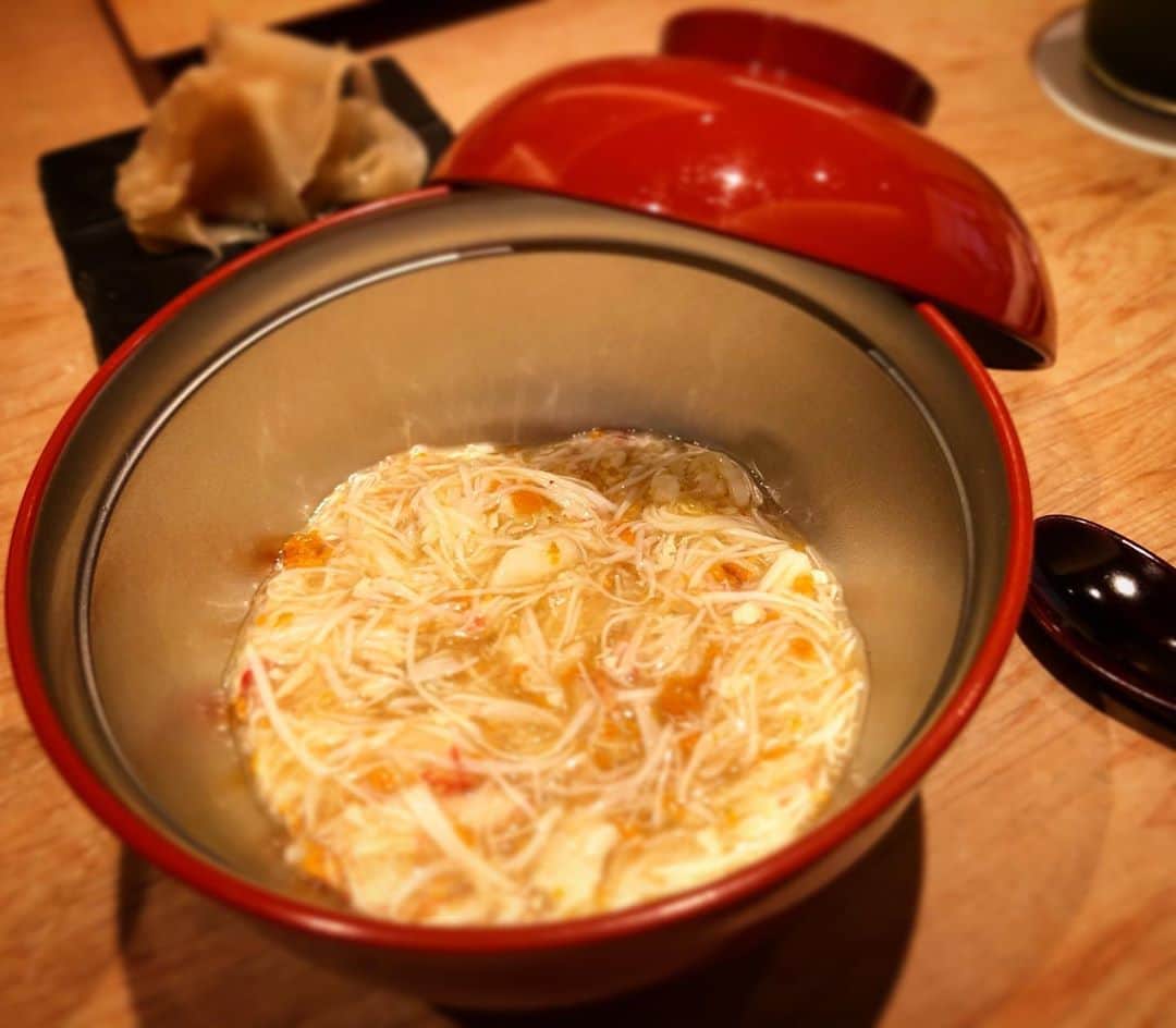 のインスタグラム：「昨日理沙と行った『三谷』さんのお寿司🍣 ・ いつ行っても本当に美味しい😍💓 ・ いつも美味しい料理、素敵な時間ををありがとうございます🙇‍♀️ ・ 紀尾井町 三谷 03-6256-9566 東京都千代田区紀尾井町1-2 紀尾井テラス 3F https://tabelog.com/tokyo/A1308/A130801/13198197/  ・ #食事 #食事記録 #グルメ #グルメ好きな人と繋がりたい  #グルメ女子  #美食 #美食日記 #美食推薦 #和食 #和食ごはん  #ごはん #ディナー #dinner #dinnertime  #寿司 #鮨 #三谷」