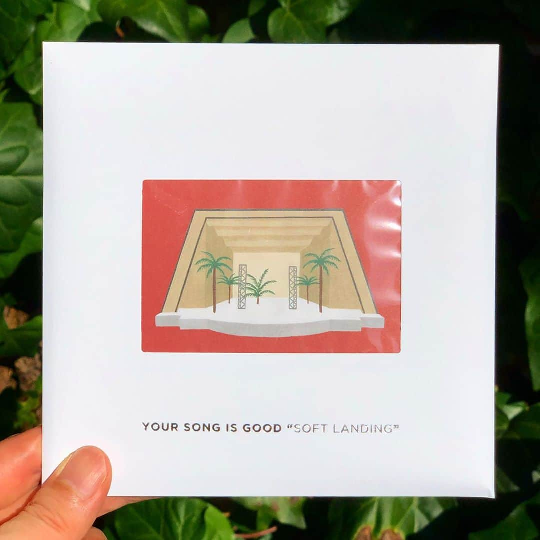 サイトウジュンさんのインスタグラム写真 - (サイトウジュンInstagram)「YOUR SONG IS GOOD "SOFT LANDING" Blu-ray disc  昨年４月に日比谷野外大音楽堂で行われた結成20周年記念ワンマンライブの映像作品が本日8/26にリリースになりました。スペシャでの放送、オンライン配信ときまして、遂にBlu-rayでのフィジカルリリースになります。バンドが20年かけて醸成した、あるいは削ぎ落とした、200% PURE FUN！な１日、どのタイミングで出会った皆様にとっても（そして、これから出会うであろうアナタにとっても！）きっと楽しめる作品となっております。そうそう、実際に手にとってみて思ったことなんですが、紙製のジャケットと、軽妙洒脱な野音の描写と、箔押しのビシっとした文字の感じのバランスが、自分にとってのこの20周年感をなんともリアルに表してくれてて（笑）、このパッケージとても気に入っています。  さて、バンドはそう遠くない未来に再び"SOFT LANDING"すべく続いていきます。それまでは是非こちらをお楽しみくださいませ！この特別な作品に携わってくれた皆様に多大なる感謝を！  #YOURSONGISGOOD #カクバリズム」8月26日 18時19分 - jxjxysig