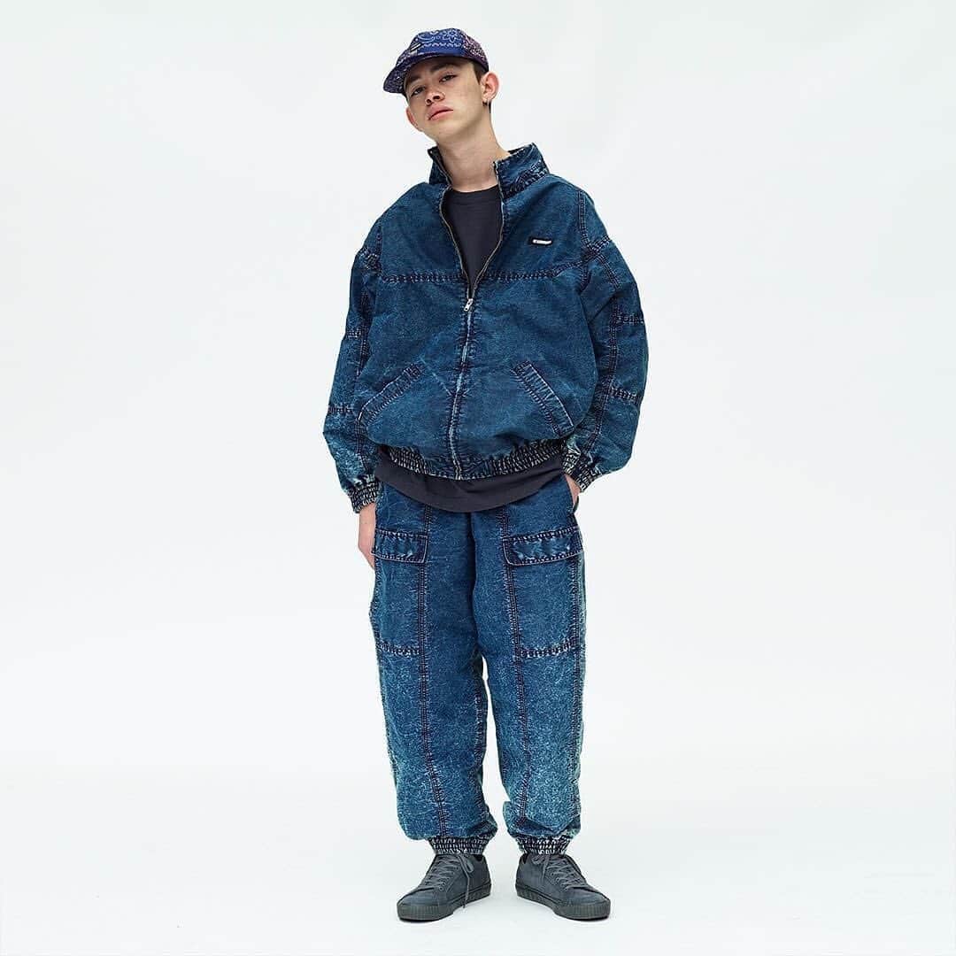 HYPEBEASTさんのインスタグラム写真 - (HYPEBEASTInstagram)「@hypebeaststyle: @neighborhood_official has unveiled its Fall/Winter 2020 lookbook. Set against a clean backdrop, the pieces in the collection pop with bold bandana prints, rich indigo dyes and understated palettes. Swipe to check out the selection. It’s all currently available on the label’s website, with prices ranging from $75 – $395 USD.⁠⠀ Photo: NEIGHBORHOOD」8月26日 18時22分 - hypebeast