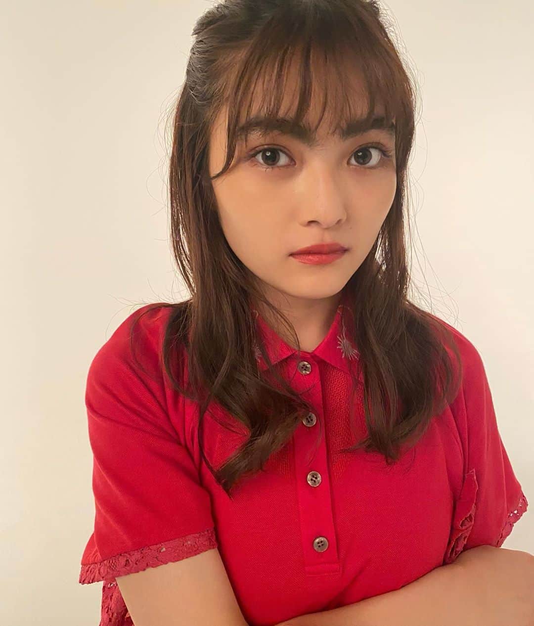 高橋有紀のインスタグラム：「#井上咲楽 ちゃんのとあるお仕事のヘアメイク❤︎実はすごい美人さん❤︎ #hairmake  #osakana_yuki」