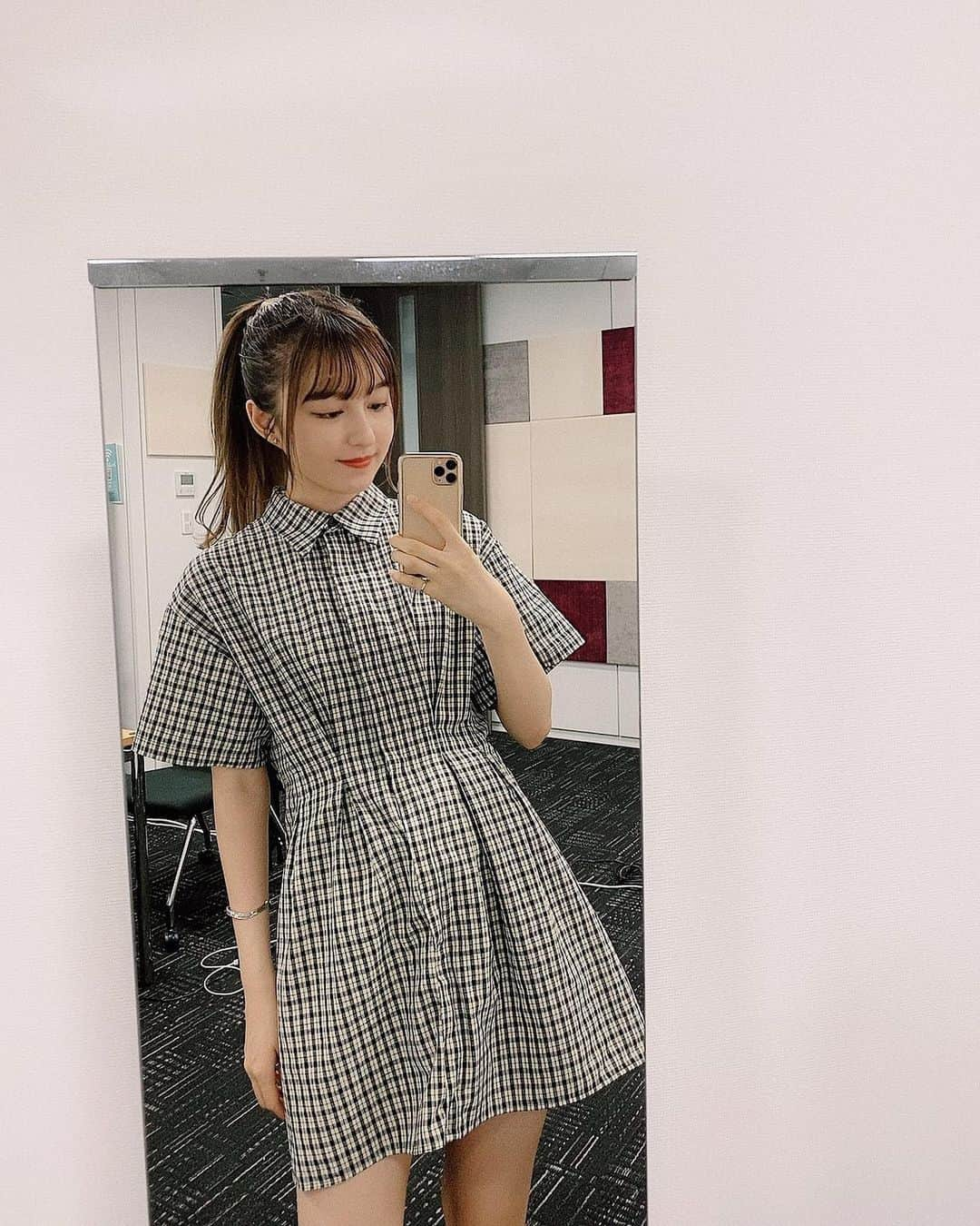 市野莉子さんのインスタグラム写真 - (市野莉子Instagram)「今日の服🤍🖤 - @moussyofficial - りかと色違いやよ〜 スタイル良く見えて良い♡笑 . #りかりこ #双子#ファッション #コーデ#コーディネート #ワンピース#ワンピ #ポニーテール#moussy #夏コーデ#today#me #followme#ootd」8月26日 18時26分 - riko_ichino