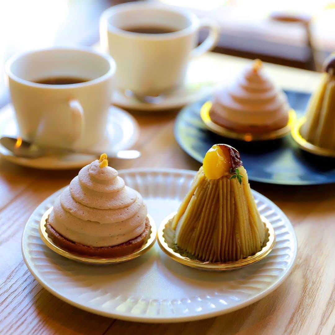 きょん。さんのインスタグラム写真 - (きょん。Instagram)「.  .  喫茶室 山脈 @kissa_sanmyaku  焙煎度合いを 標高で表現する 各務原市の喫茶室。  たとえば、 ３合目(浅煎り)で モンブラン食べたいな〜とか。  そう、 そのモンブランがね “ヤッホーッ！！！！！！！” って叫びたくなる 美味しさなんですよこれが🤤  #喫茶室山脈#MontBlanc #gifu#sweets」8月26日 18時28分 - kyon_tokiiro