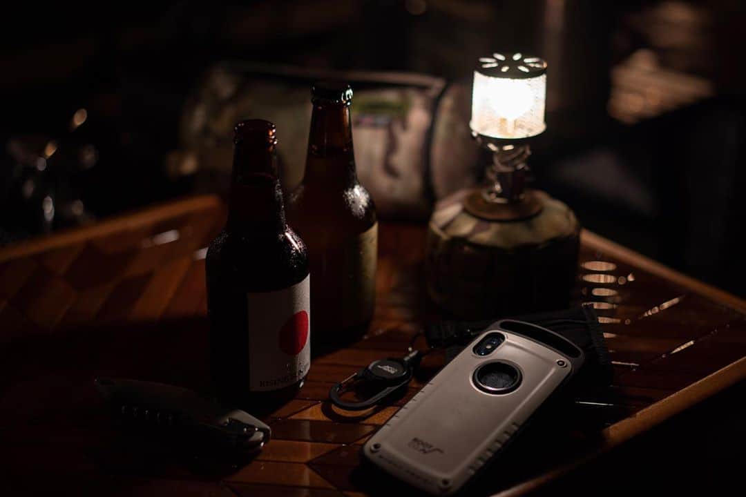 のインスタグラム：「. One day camping at night.  #root_co #rootco #shockresistcasepro #magreellite #bondhandmade #gorabrewery」