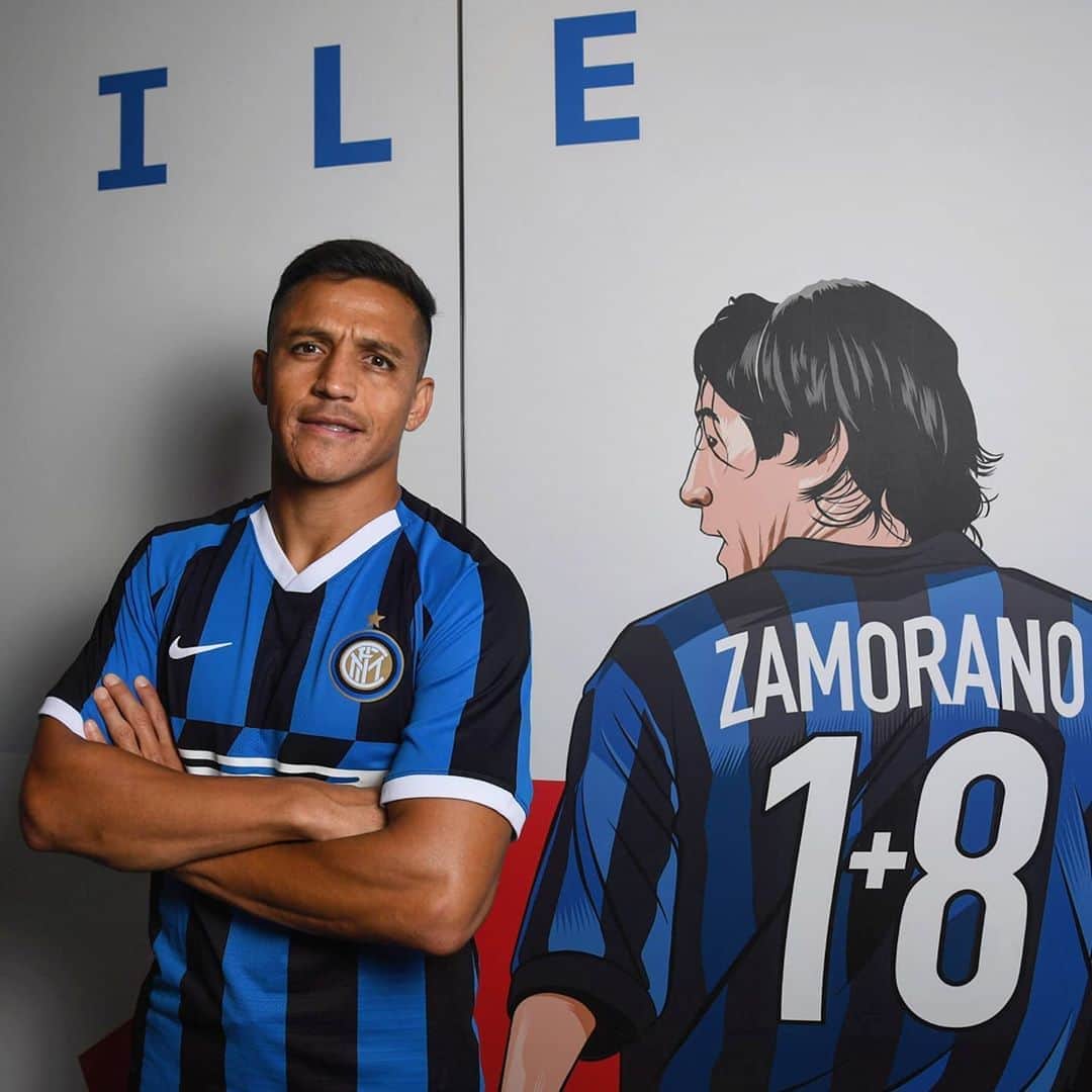UEFAチャンピオンズリーグさんのインスタグラム写真 - (UEFAチャンピオンズリーグInstagram)「Who is your all-time favourite South American star at @inter? ⁣⁣⁣ ⁣⁣⁣ 🇨🇱 @alexis_officia1 ⚫🔵⁣⁣⁣ ⁣⁣⁣ #UCL #Inter」8月26日 18時35分 - championsleague