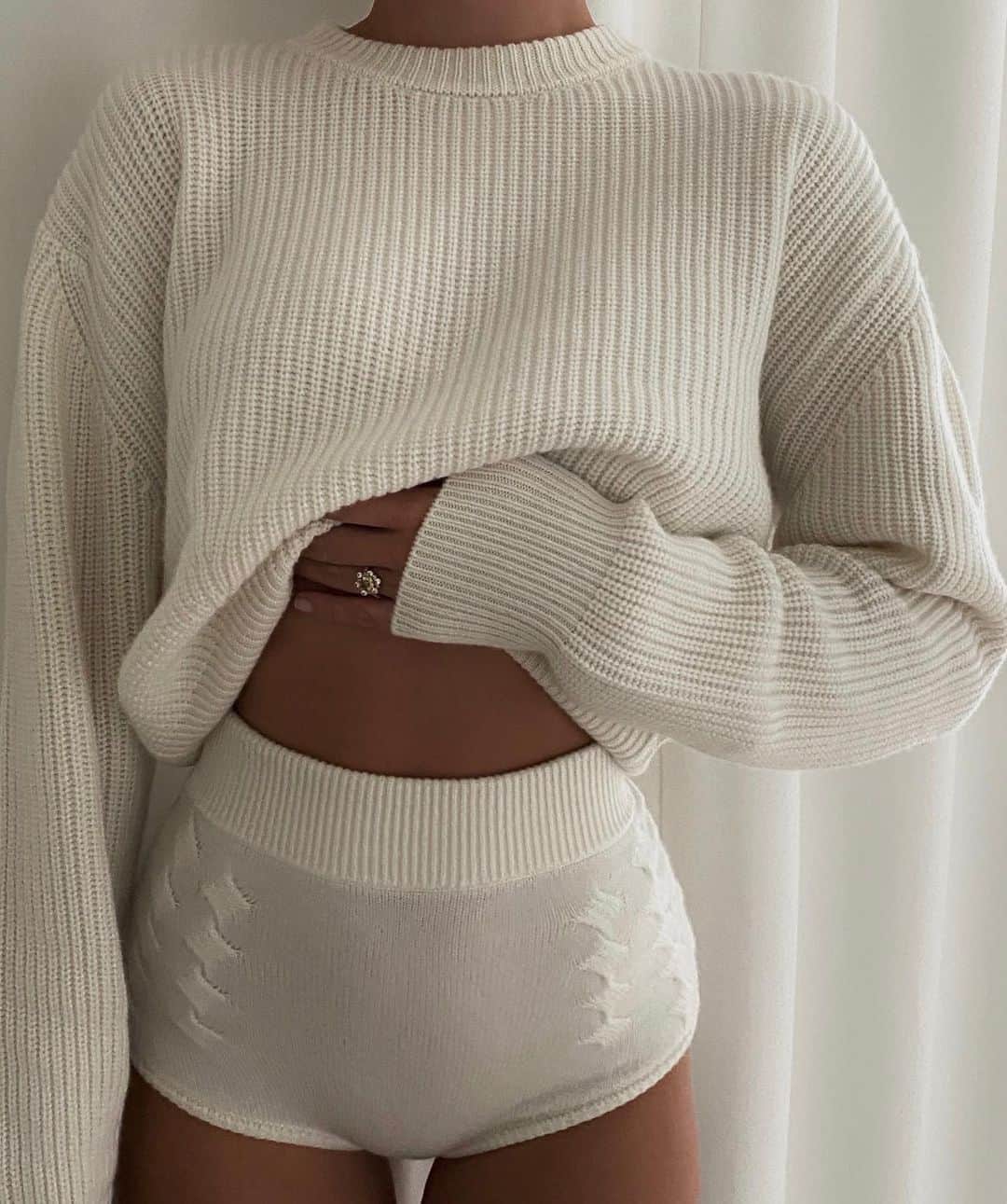 Mathilde Goehlerのインスタグラム：「Reklame.. Preparing my fall wardrobe 🤍」