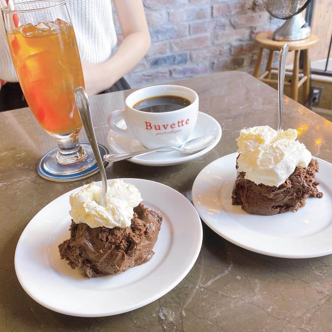 美詞のインスタグラム：「キャンパスラボの定例前にチョコムース☺︎♡  #日比谷ミッドタウン #日比谷カフェ #有楽町カフェ #buvettetokyo #buvette」