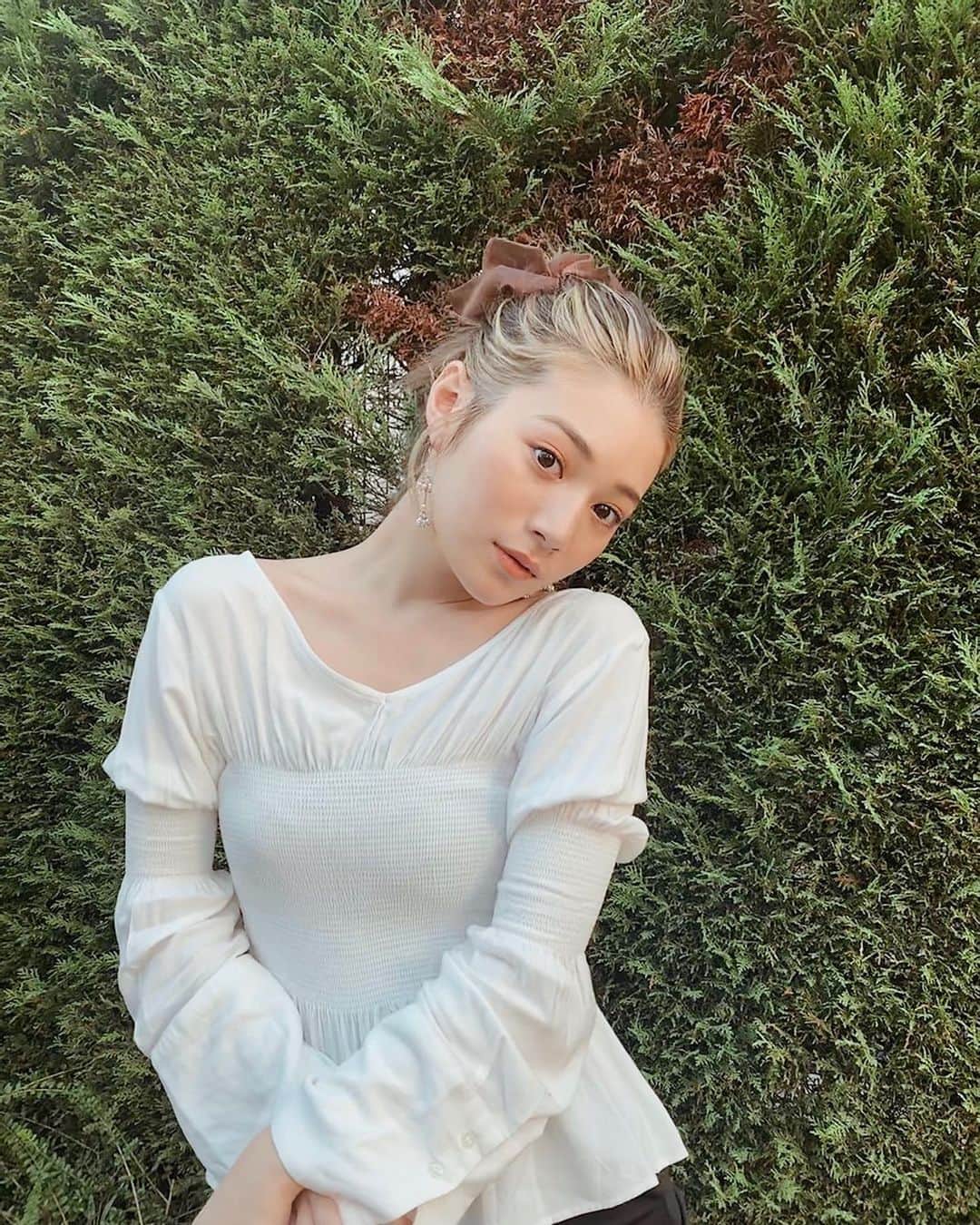 浪花ほのかのインスタグラム：「私服ちゃん モノクロか茶色が多め(TT)」