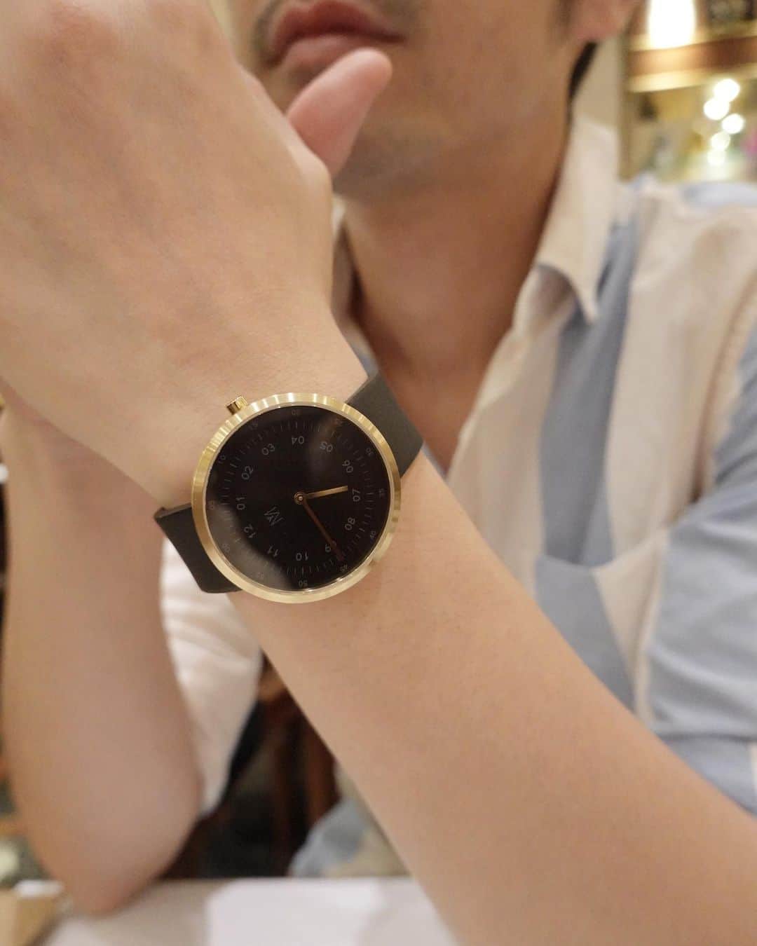 アキラ・コンチネンタル・フィーバーのインスタグラム：「Have a nice night😁 @mavenjapan クーポンコード🌟【officgg】 ご使用で10パーセントオフになります🌟 (クーポン使用期限は本日より1年間)  #mavenwatches #マベン #マベンウォッチズ #腕時計 #時計 #手元倶楽部 #コーデ　#fashion #ファッション #model  #腕時計コーデ　#ootd」