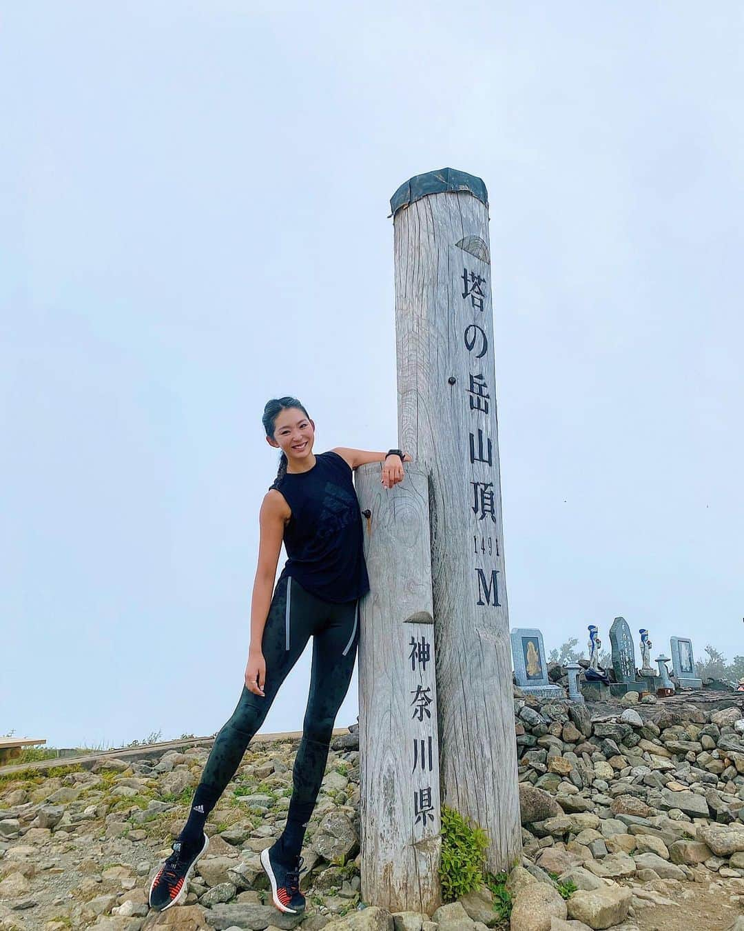 福田萌子さんのインスタグラム写真 - (福田萌子Instagram)「4日ぶりの塔の岳⛰🏃‍♀️ ひたすら登らせてくれるイケメンな坂に恋をしました♥️ 足場の組み方や杉の木々の間から差し込む木洩れ陽具合、その全てが度タイプでもう逢いたい(登りたい)✨ また週末行っちゃおうかな☺️🚘 - #坂バカ #坂好き #塔の岳 #丹沢塔の岳 #trail #trailrunning #hiking #tonodake #tanzawa #sportstraveler」8月26日 18時53分 - moekofukuda