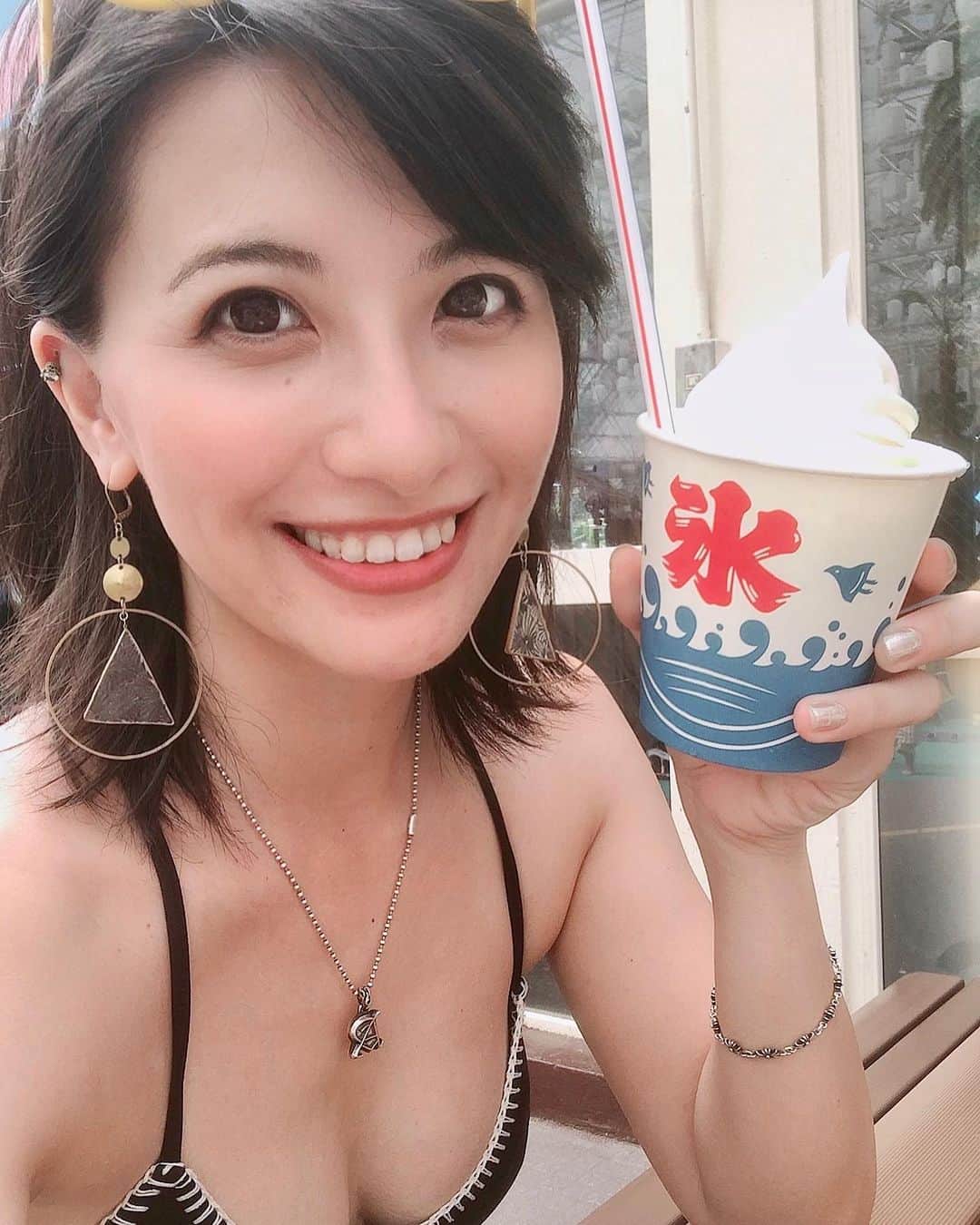 矢部あやのインスタグラム：「何年ぶりかわからないけど サマーランドに行ってきました！ かき氷の上にソフトクリーム最高♡ ・ #東京サマーランド」
