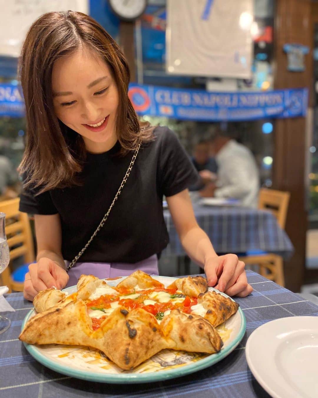 五條まりなさんのインスタグラム写真 - (五條まりなInstagram)「﻿ 　﻿ ずっと行きたかったナポリスタカに行けた！﻿ 噂のドンサルヴォ🍕﻿ ﻿ 美味しかった🤩﻿ 　﻿ 　﻿ @riho.r0911 👶﻿ ﻿ ﻿ #ナポリスタカ#神谷町#イタリアン#ピザ#星型ピザ#ピザ百名店#食べログ高評価#食べログ百名店#グルメ﻿ ﻿ 　﻿ ﻿」8月26日 19時08分 - marina.gojo