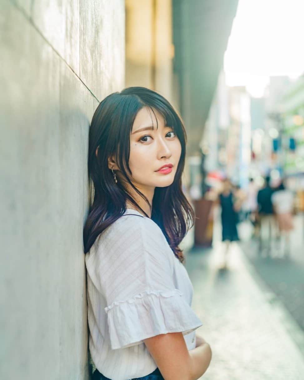 坂口莉果子のインスタグラム：「📸☀️ ・ ・ ・  #japan #tokyo #japanesegirl #weekend #summer #shibuya #naturephotography #portraitphotography #2020 #instagramjapan #instagood  #instagram #photo #shooting #portrait #ファインダー越しの私の世界 #写真好きな人と繋がりたい #ポートレート #撮影 #自然光撮影 #何気ない瞬間を残したい #自然 #被写体 #黒髪 #サロンモデル #日本 #東京 #被写体モデル #カメラ #渋谷」